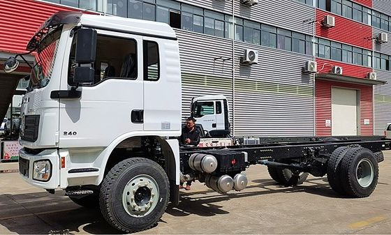 شاكمان L3000 شاحنة شحن خفيفة هيكل 4X2 شاحنة صغيرة 3-5 طن