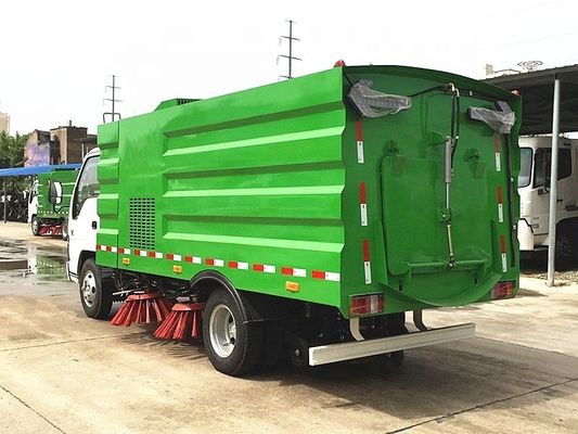 شاحنة مسح الطريق ISUZU 6cbm ، شاحنة مثبتة على شاحنة مسح الطريق يورو 5 4x2