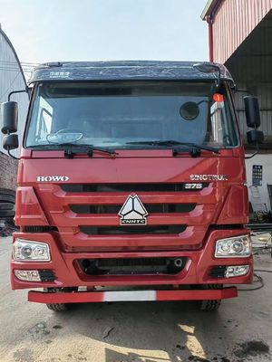 سينوتروك هوو شاحنة 6X4 في المخزون 380Hp 25 CBM شاحنة 40 طن مع سعر المصنع
