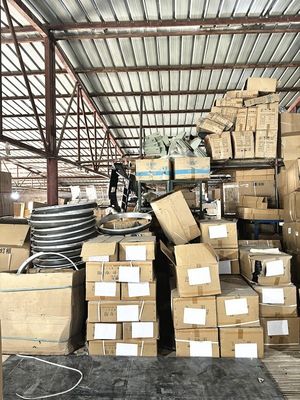 شاكمان قطع الغيار DZ95189360070 سبعة مسارات بلاستيكية الهواء توزيع المرفق سبعة مسارات الهواء المرفق