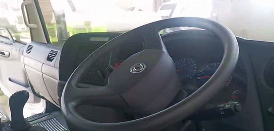 شاحنة Dongfeng 10 طن RHD 4X2 للشحن مع نموذج المحرك B17033 ومعايير انبعاثات اليورو 2